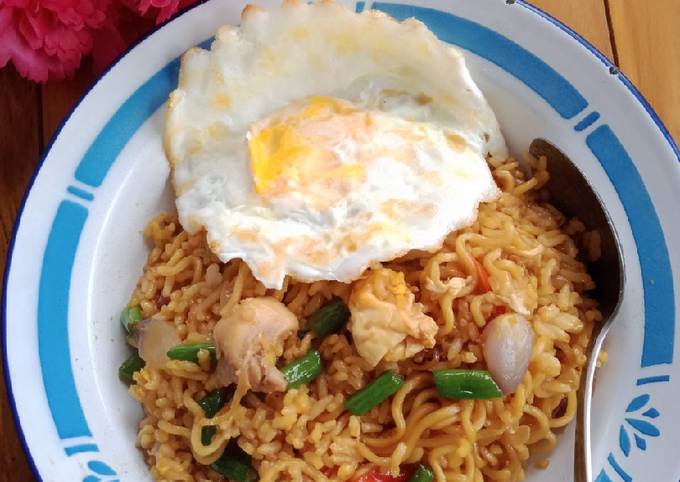 Resep Sego Ruwet Semarangan (nasi+mie Goreng) Oleh Agustin Dwi Hastuti 