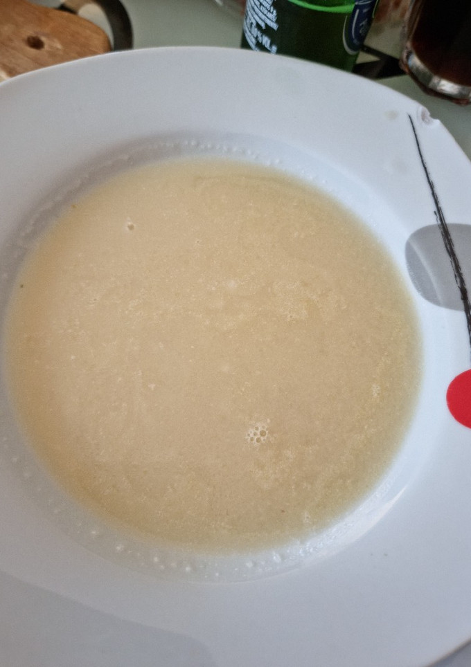 Una foto de Caldo y sopa de pescado
