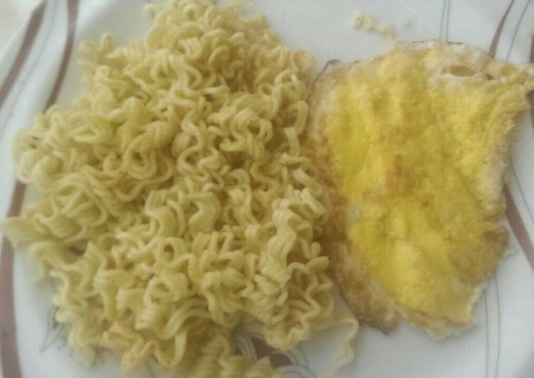 Recipe of Homemade Indomie and fried egg for breakfast