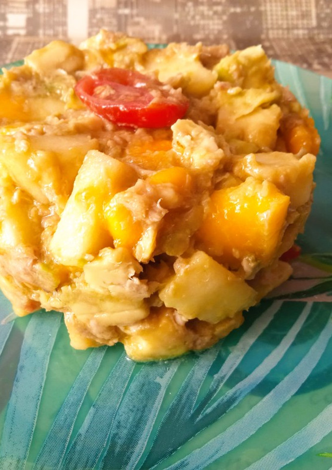 Una foto de Ensalada de mango con atún