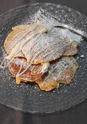 O poză a rețetei Pancakes cu ciocolată albă.