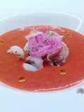 Gazpacho di frutti rossi, con calamaretti