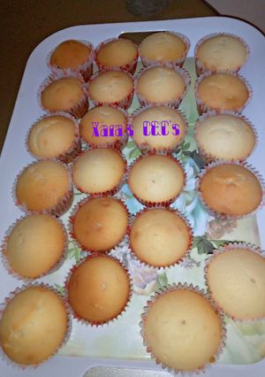 A picture of Milky Vanilla cupcakes.