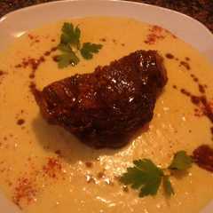 Foto principal de Tapa de asado al horno con salsa de soja y puré mixto
