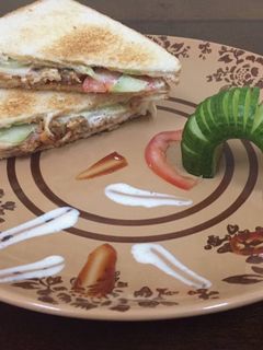 சிக்கன் மேயோ ஸாண்ட்விச் (CHicken Mayo Sandwich Recipe in Tamil) செய்முறை முக்கிய புகைப்படம்
