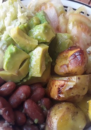 Una foto de Papas en cascos🥔🍟 doradas en olla a presión!!!
