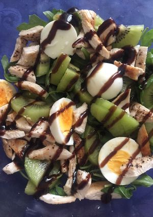 Una foto de Ensalada templada de kiwi