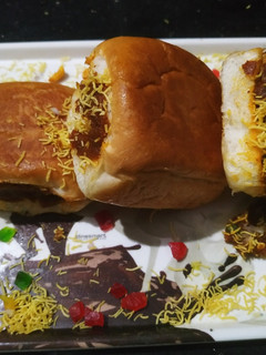 कच्छी दाबेली (Kachhi Dabeli recipe in Hindi) रेसिपी मुख्य फोटो