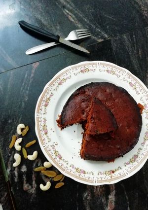 A picture of Eggless plum cake.