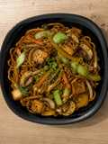 Yakisoba 🍜 Japanische gebratene Nudeln mit Gemüse und Tofu