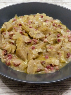 Una foto de Alcachofas rehogadas con jamón