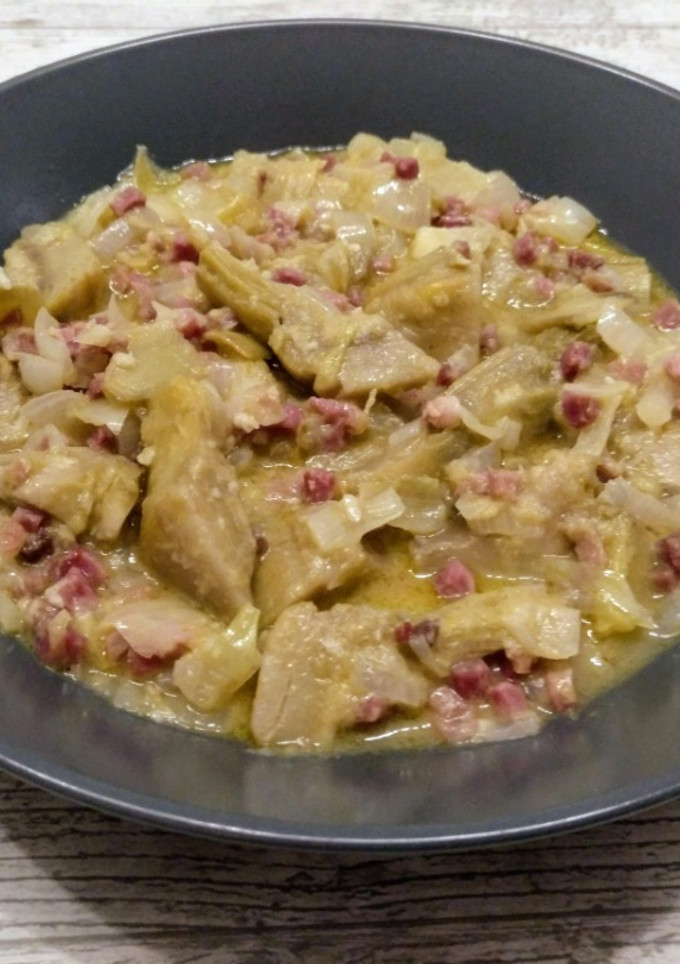 Una foto de Alcachofas rehogadas con jamón