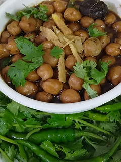 अमृतसरी छोले (Amritsari chole recipe in hindi) रेसिपी मुख्य फोटो