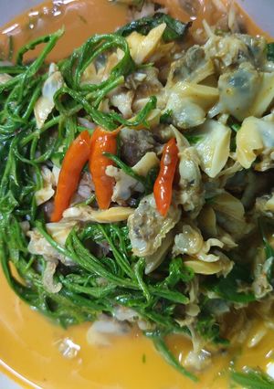 รูปของ พะแนงหอยลายชะอม