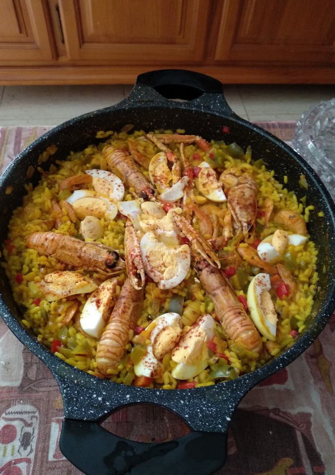 Una foto de Paella de marisco