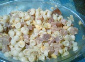 Una foto de Macarrones con queso y spam