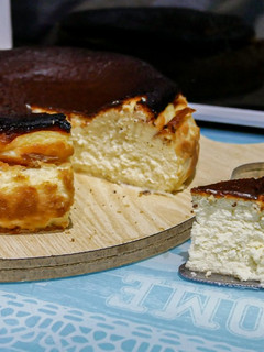 A picture of Basque Burnt Cheesecake.