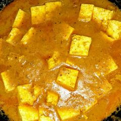 A picture of Paneer butter masala.