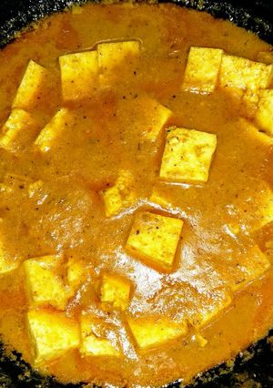 A picture of Paneer butter masala.