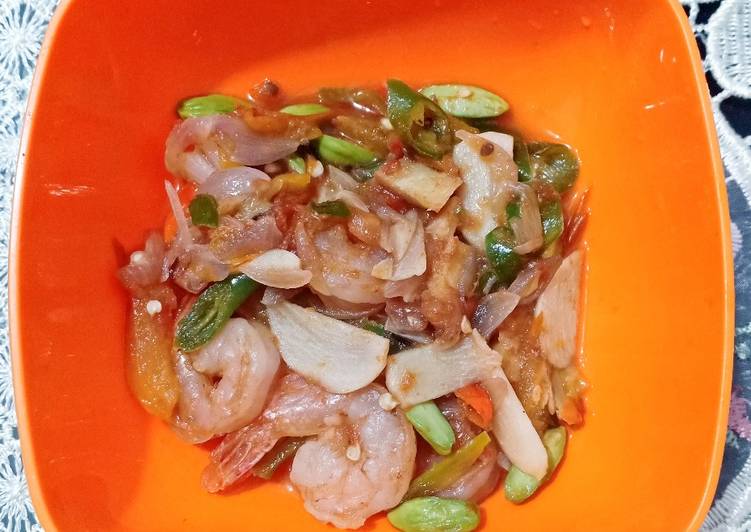 Cara Gampang Membuat Sambel Goreng Udang Pete, Enak