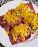 Ravioles de remolacha, rellenos de pollo y verduras