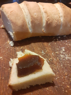 Una foto de Pan de queso con membrillo