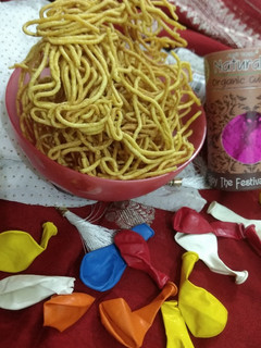 बेसन का सेव (Besan ka sev recipe in hindi) रेसिपी मुख्य फोटो
