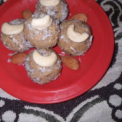 Oats laddu A picture of Oats laddu.