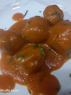 Una foto de Albóndigas en salsa Lisette