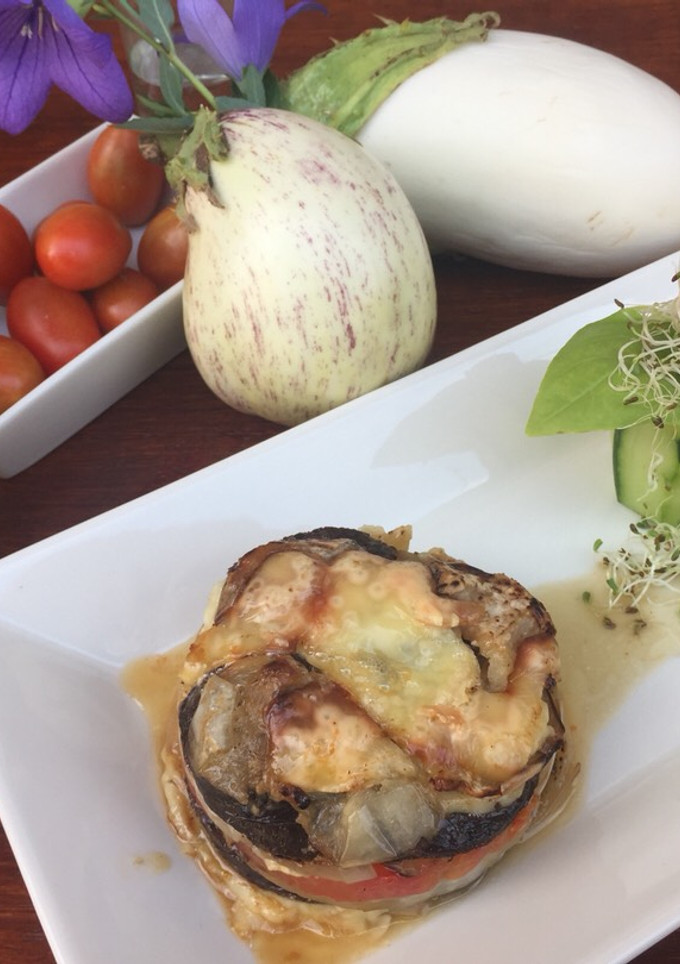 Una foto de Milhojas de berenjena con morcilla