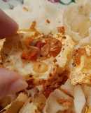 Bóng bì và bánh tráng chiên giòn lắc topping