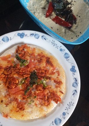 A picture of Chicken uttapam.