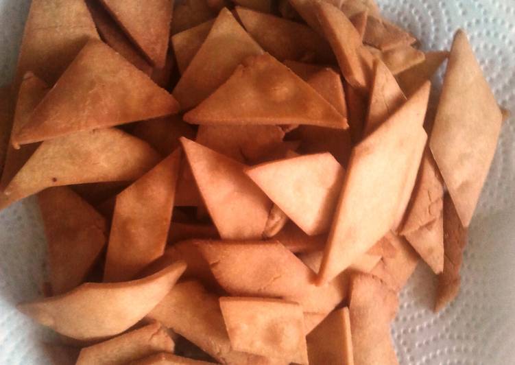 Shakarpara (Sweet and crispy snack)