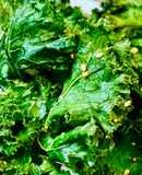 🌱 Cải Xoăn Nướng Giòn (Chips Kale)