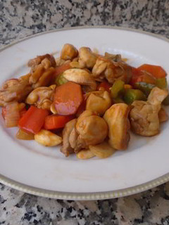 Una foto de Pollo con almendras