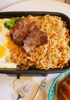 A picture of Easy 'Night Market Teppanyaki Noodles' - Convenient and Delicious in One Pan!.