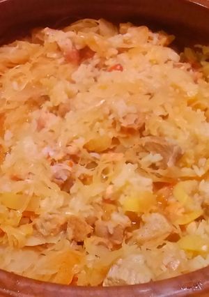Húsos káposzta rizzsel cserépedényben recept fotója