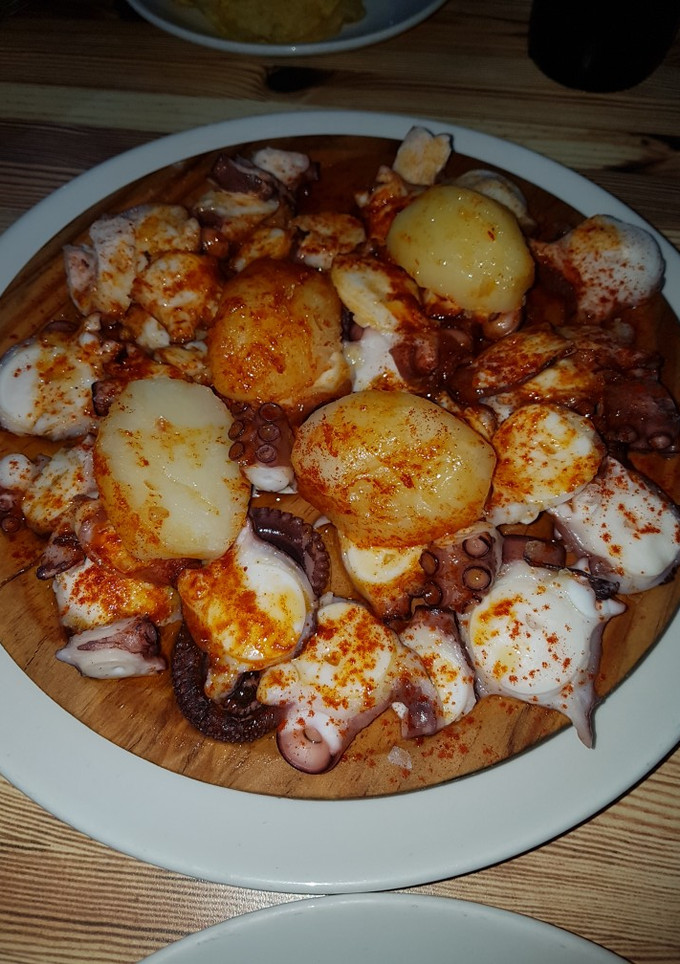 Una foto de Pulpo a la gallega