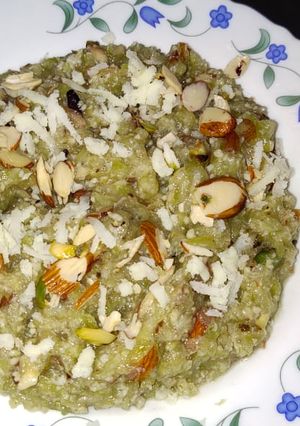 A picture of Lauki ka halwa.