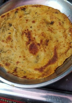 मेथी लच्छा पराठा(methi lachha paratha recipe in hindi) रेसिपी मुख्य फोटो