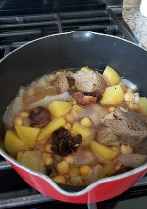 A picture of Meat soup.