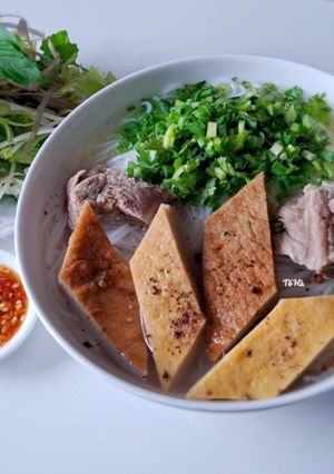 Hình của món BÚN chả cá miền Trung.