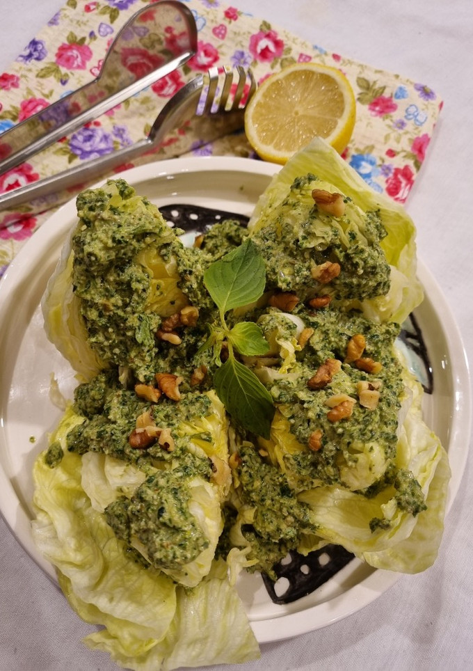 عکسی از دستور سالاد کاهو رستورانی با سس مخصوص(آنتراکت)