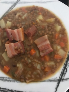 Una foto de Guisado de lentejas con panceta