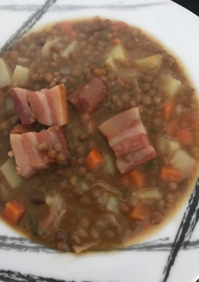 Una foto de Guisado de lentejas con panceta