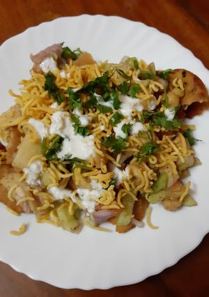 কাবলী ছোলা ও আলু র চাট(kablichola o aloor chat recipe in bengali) রেসিপির প্রধান ছবি