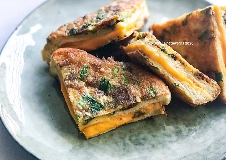Cheesy Egg Toast