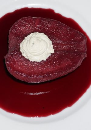 Una foto de Peras pochadas en vino