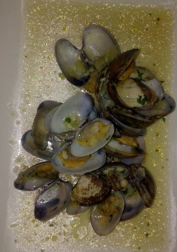 Una foto de Almejas a la marinera a la cántabra