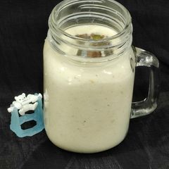 A picture of Mango and oats smoothie.